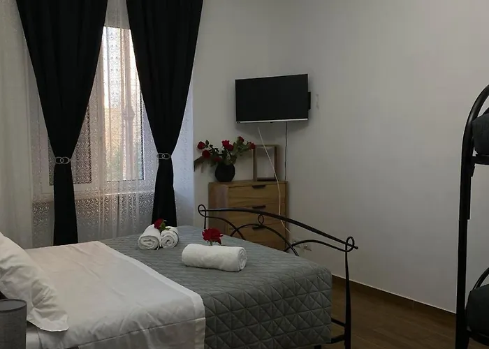Red Roses Domus Roma