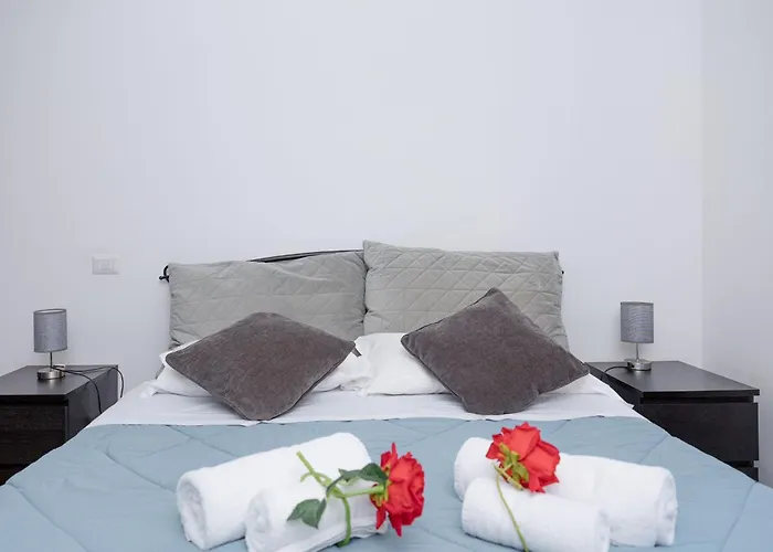Red Roses Domus